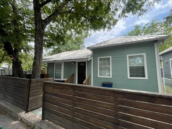 907 E 3rd ST, Austin, TX 78702