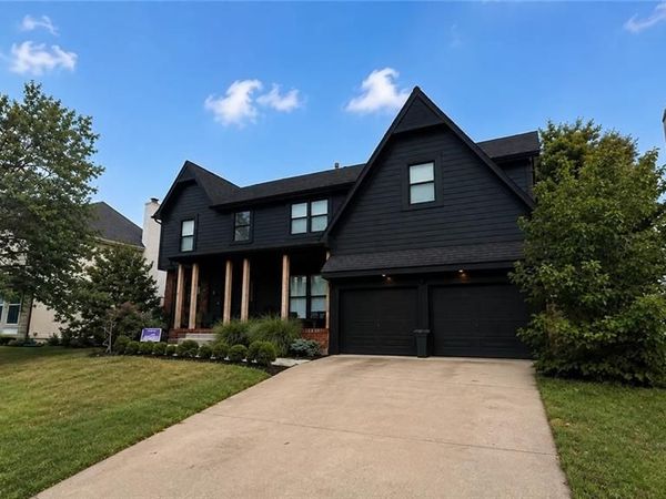 8205 W 153rd Street, Overland Park, KS 66223