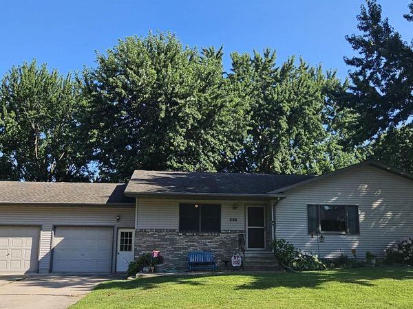 205 Dawn Drive, Nashua, IA 50658