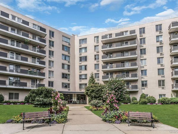 135 Post Avenue, Unit 6B, Westbury, NY 11590