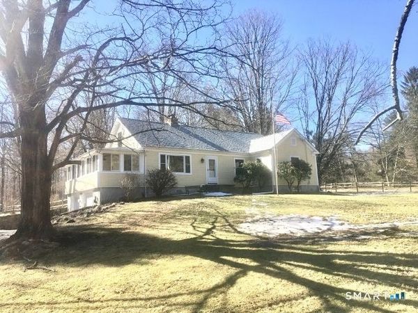 14 Apple Tree, Woodbridge, CT 06525