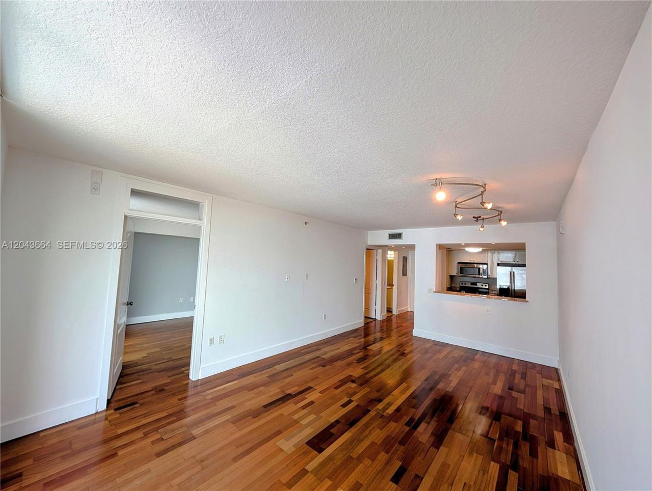 60 NW 37th Ave , Unit 605, Miami, FL 33125 Photo