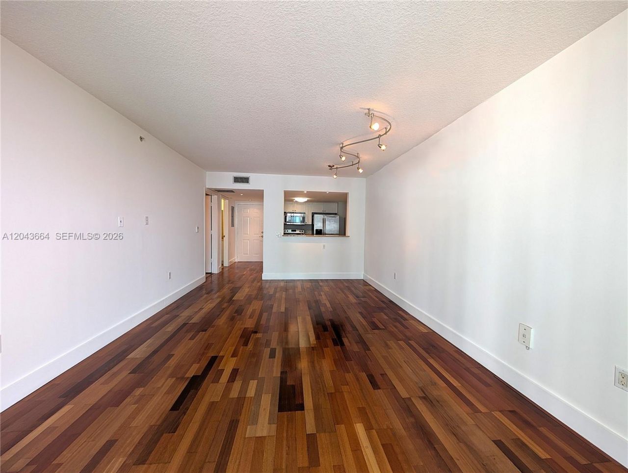 60 NW 37th Ave , Unit 605, Miami, FL 33125 Photo