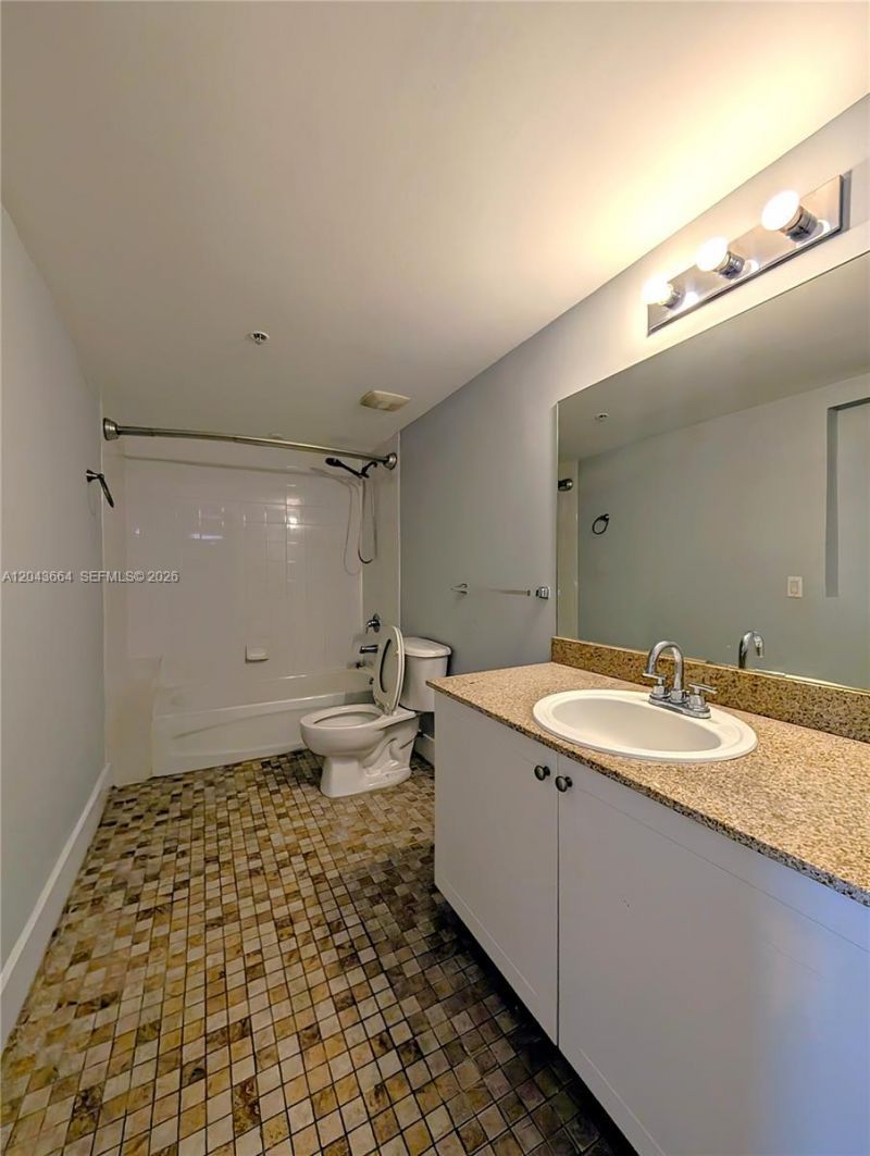 60 NW 37th Ave , Unit 605, Miami, FL 33125 Photo