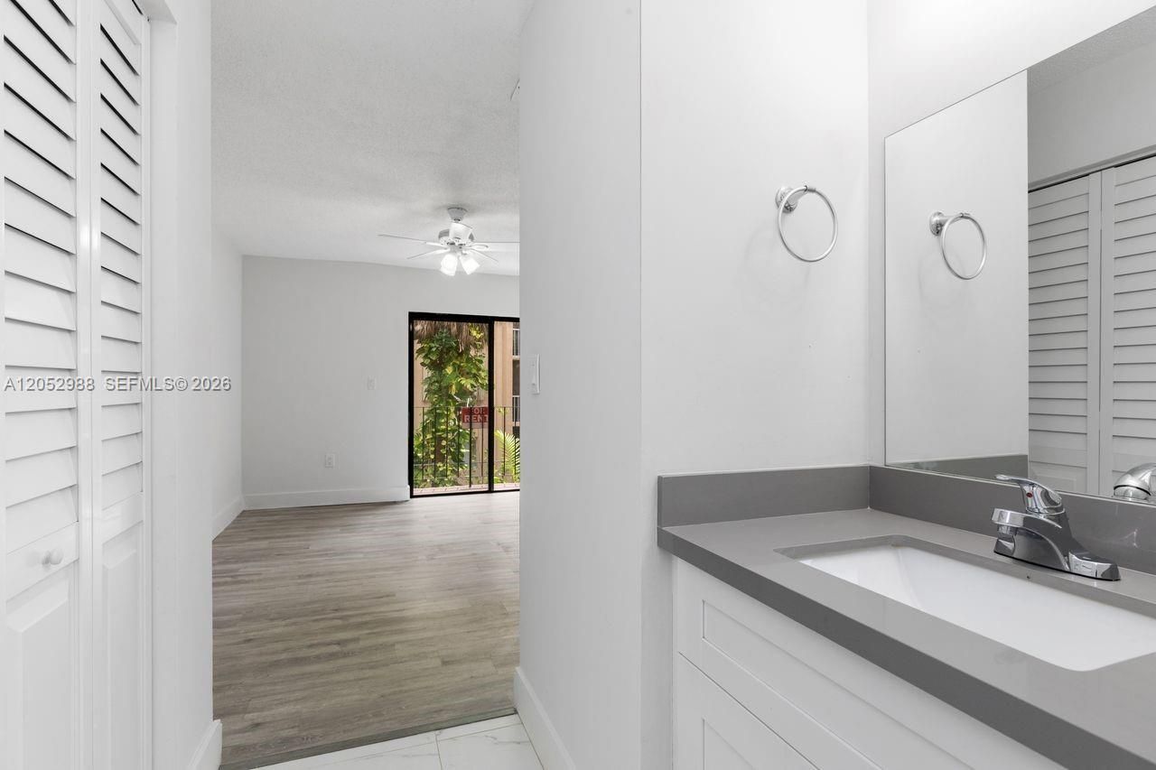 6854 NW 173rd Dr , Unit 209, Hialeah, FL 33015 Photo
