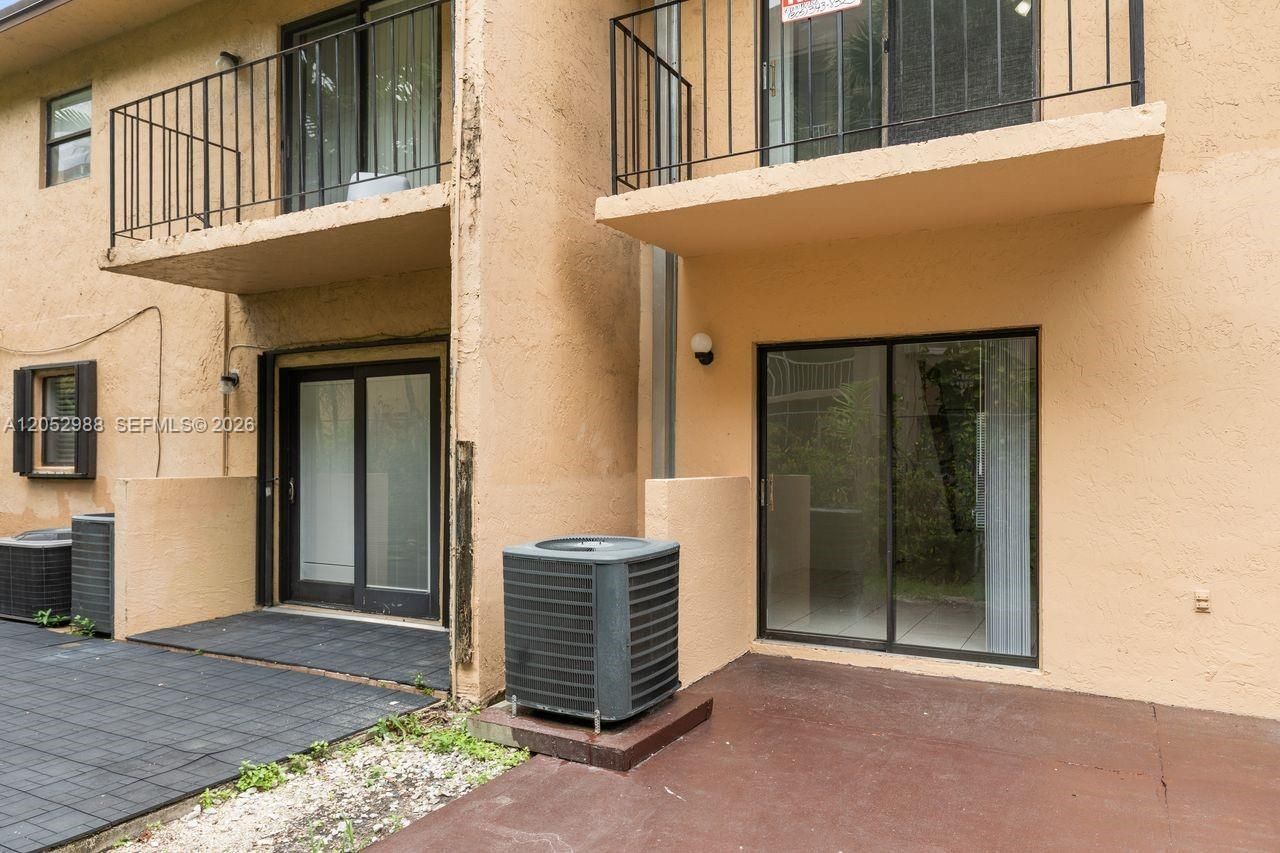 6854 NW 173rd Dr , Unit 209, Hialeah, FL 33015 Photo