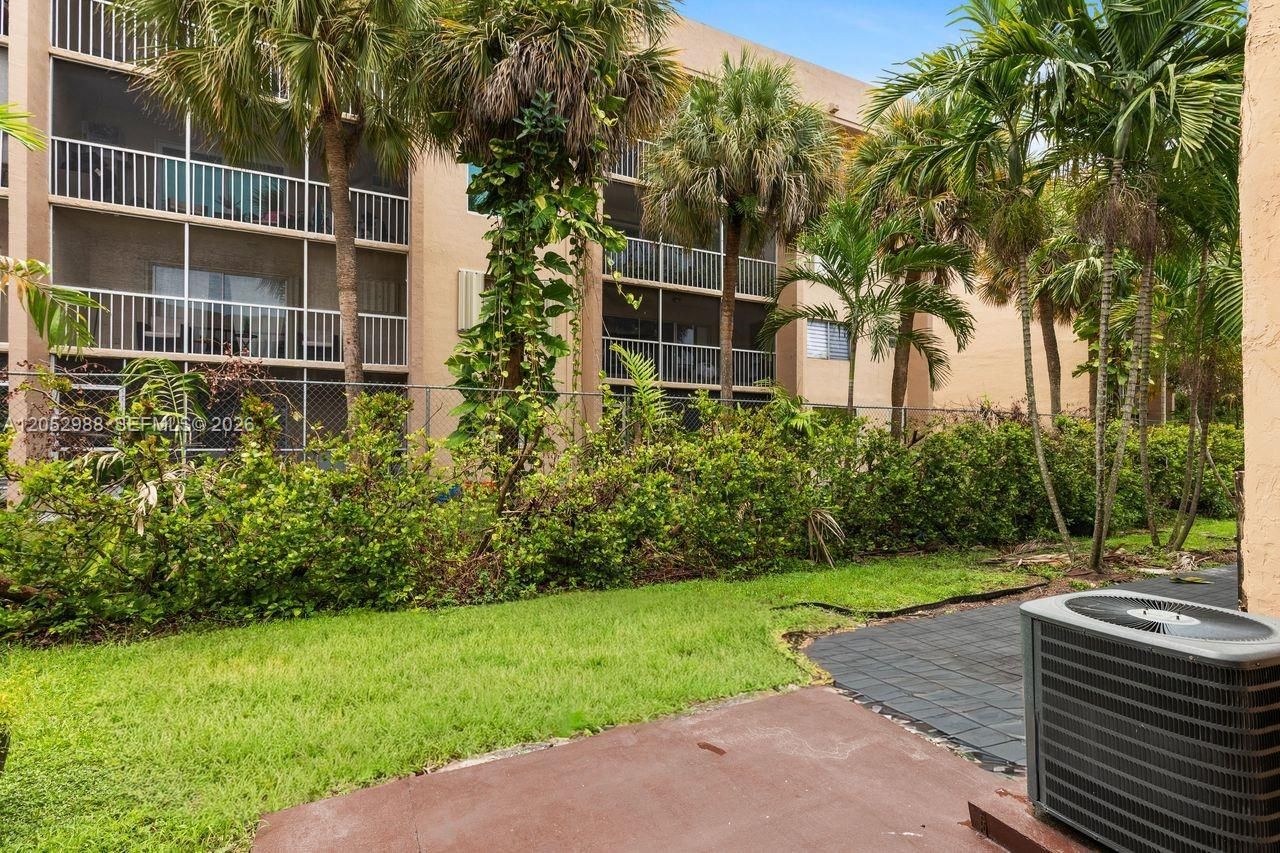 6854 NW 173rd Dr , Unit 209, Hialeah, FL 33015 Photo