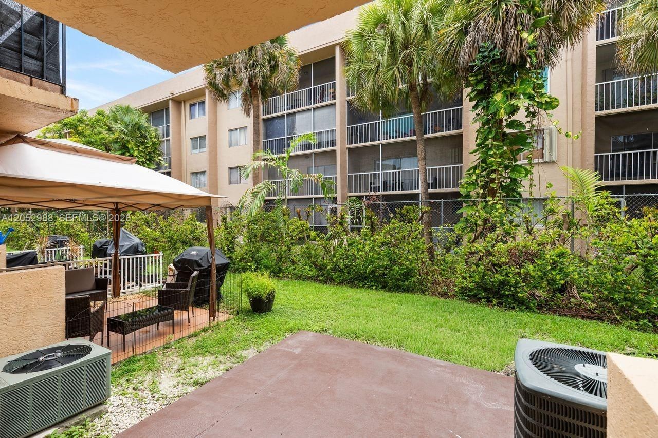 6854 NW 173rd Dr , Unit 209, Hialeah, FL 33015 Photo