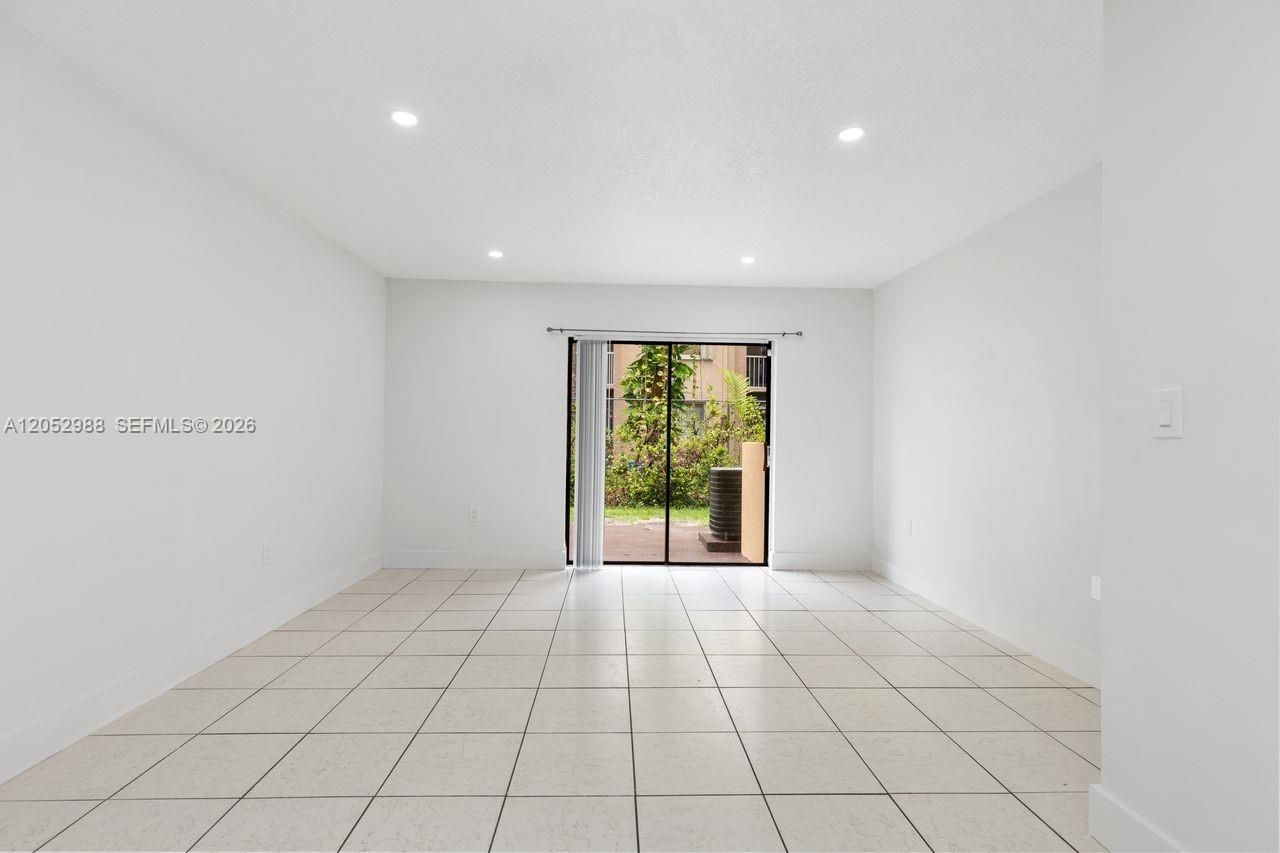 6854 NW 173rd Dr , Unit 209, Hialeah, FL 33015 Photo