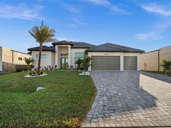 109 SW 37th Pl , Cape Coral, FL 33991