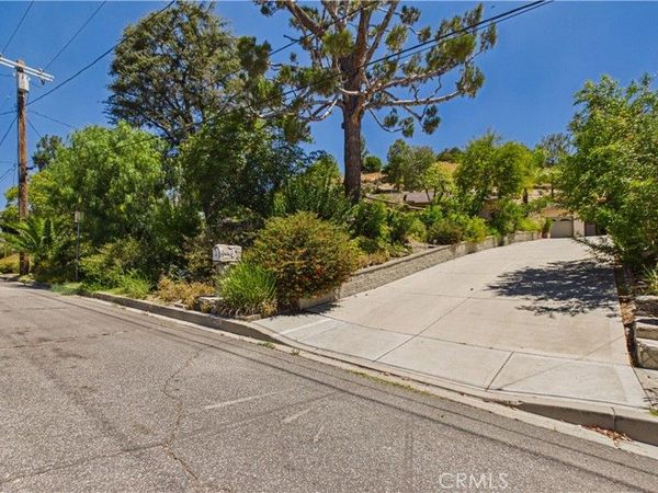 11246 Denivelle Place, Tujunga, CA 91042