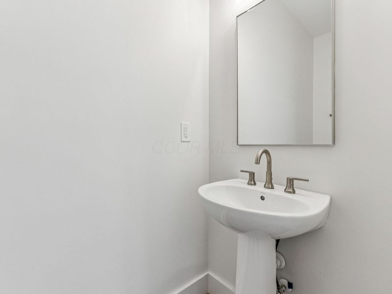1290 E Fulton Street, Columbus, OH 43205 Photo 8