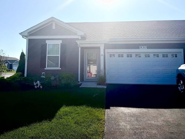 930 Fitzwilliam Way , North Aurora, IL 60542