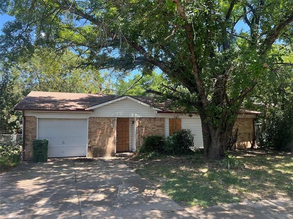 4228 Culmer Lane , Balch Springs, TX 75180