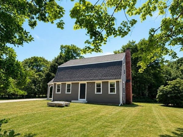 18 Olivers Ln, Mattapoisett, MA 02739