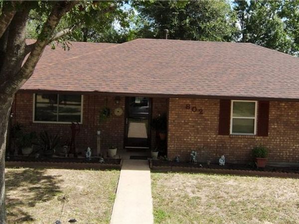 802 W 25th Street , Cameron, TX 76520