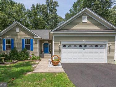 211 MEADOW AVENUE, COLONIAL BEACH, VA 22443