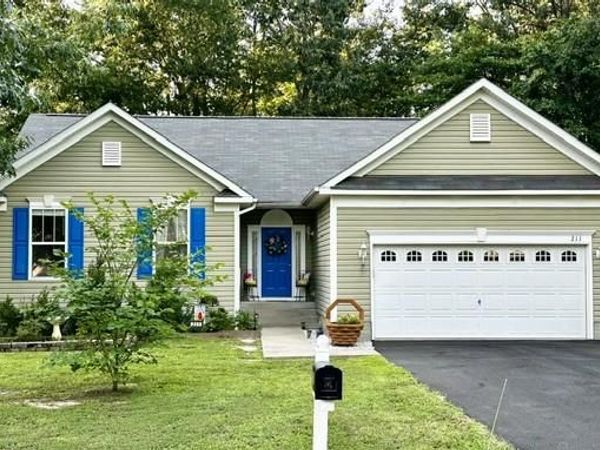 211 MEADOW AVENUE , COLONIAL BEACH, VA 22443