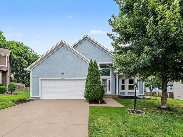 15231 Hemlock Street, Overland Park, KS 66223