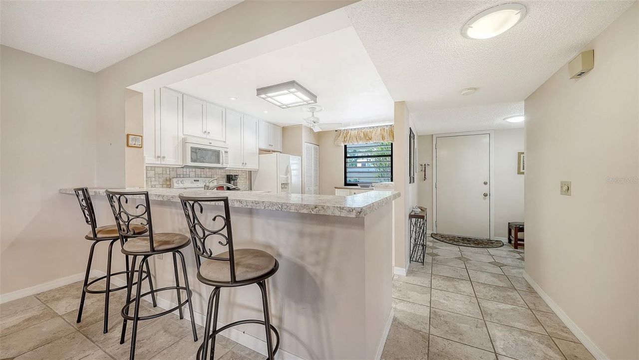 301 Timberlake Drive, Bradenton, FL 34210 Photo