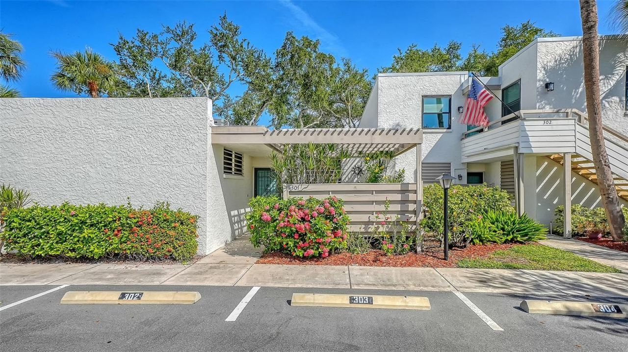 301 Timberlake Drive, Bradenton, FL 34210 Photo