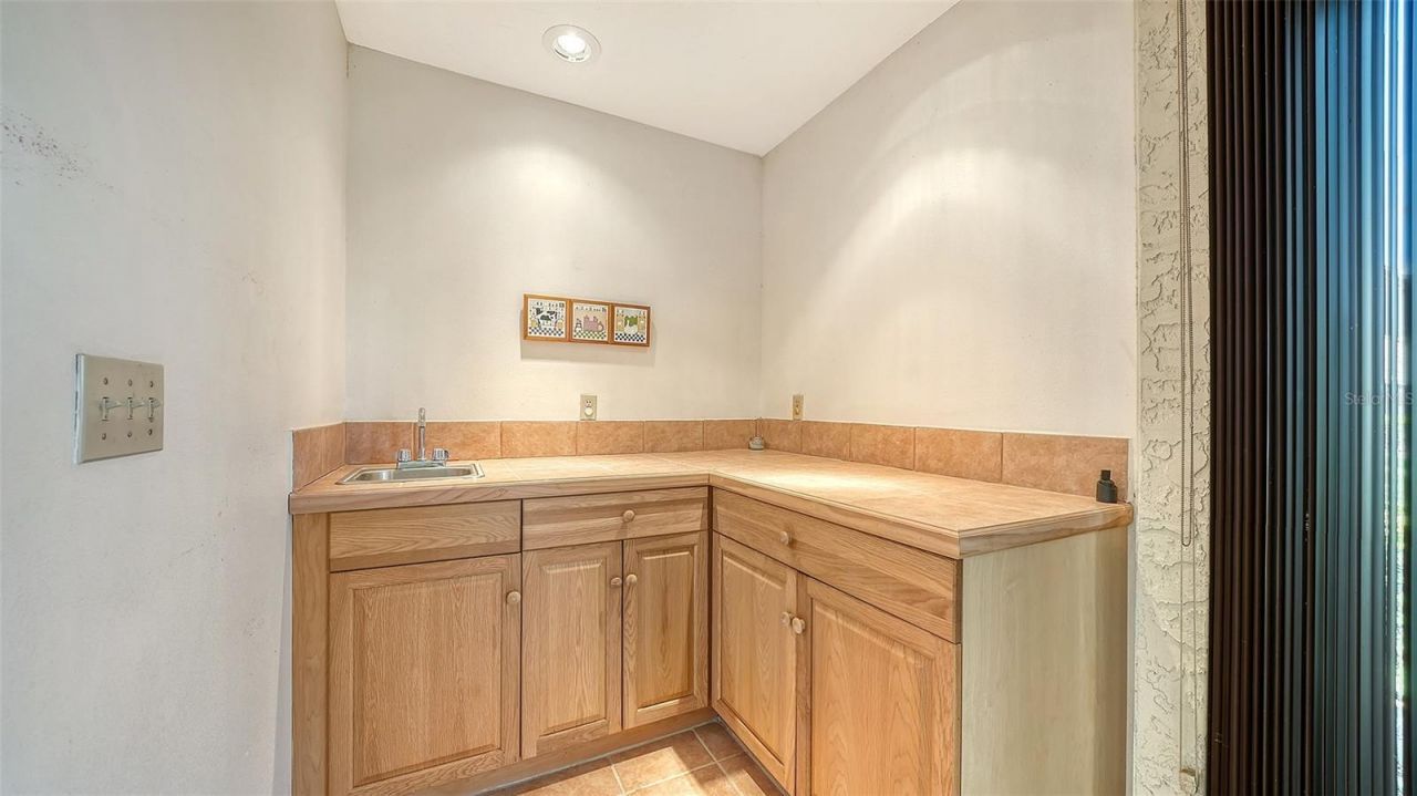 301 Timberlake Drive, Bradenton, FL 34210 Photo