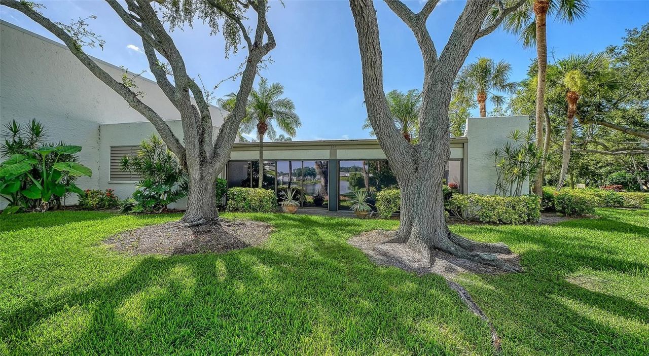 301 Timberlake Drive, Bradenton, FL 34210 Photo