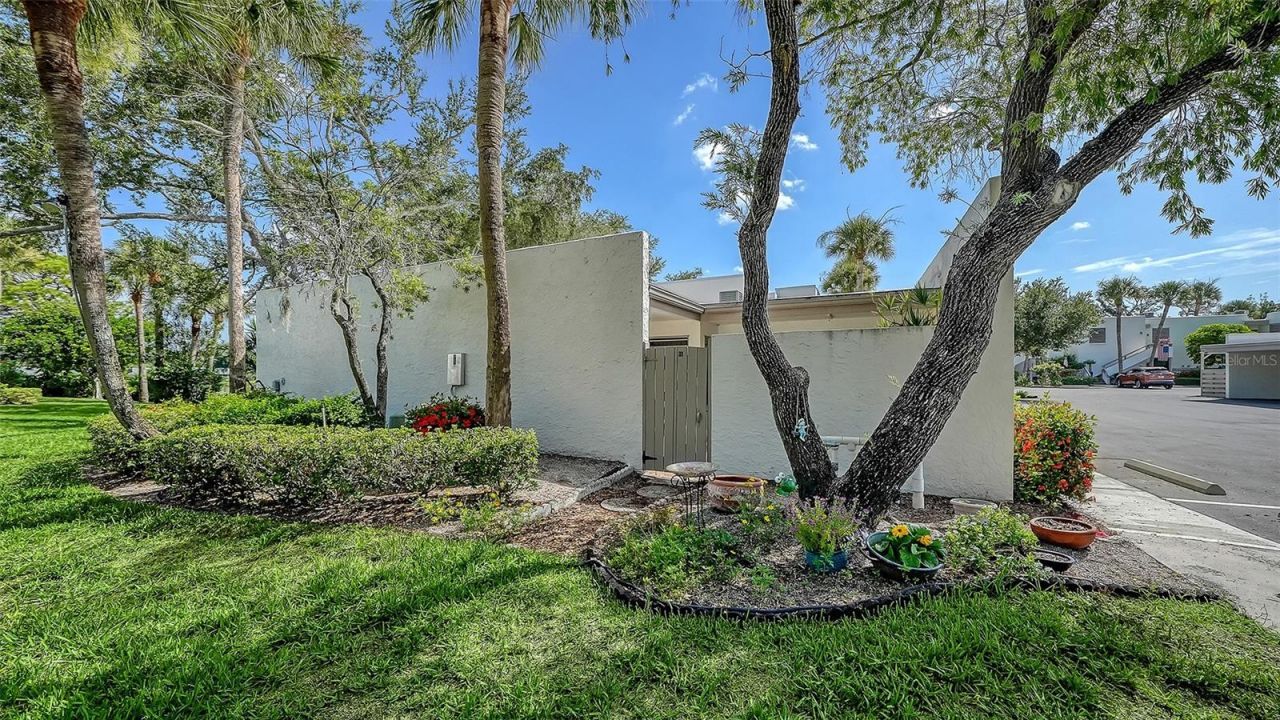 301 Timberlake Drive, Bradenton, FL 34210 Photo
