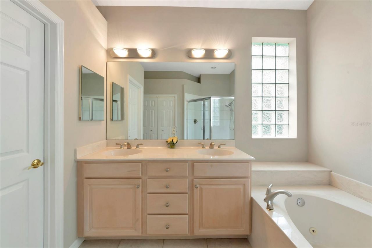 706 Misty Pond Court , Bradenton, FL 34212 Photo