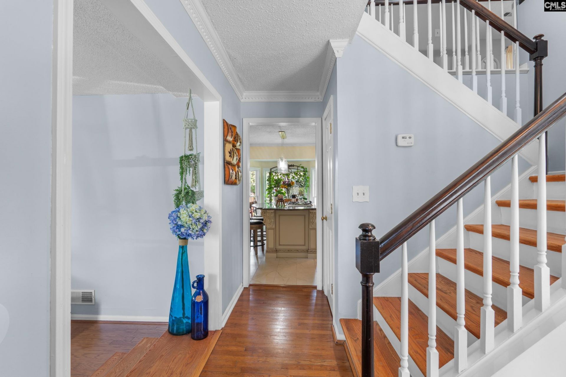 2621 Bendemeer Drive  Photo 4