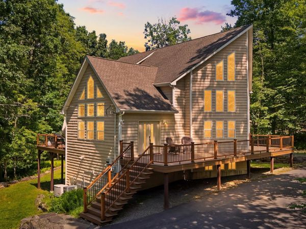 166 Eagle Rock Road , Lackawaxen, PA 18435