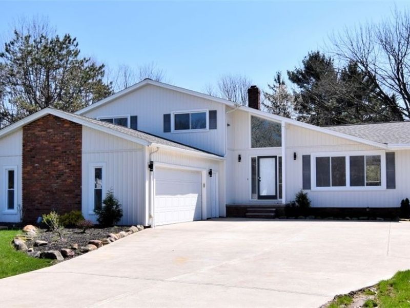6088 Williamsburg Drive, Highland Heights, OH 44143 Photo 1
