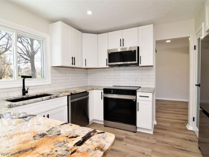 6088 Williamsburg Drive, Highland Heights, OH 44143 Photo 10