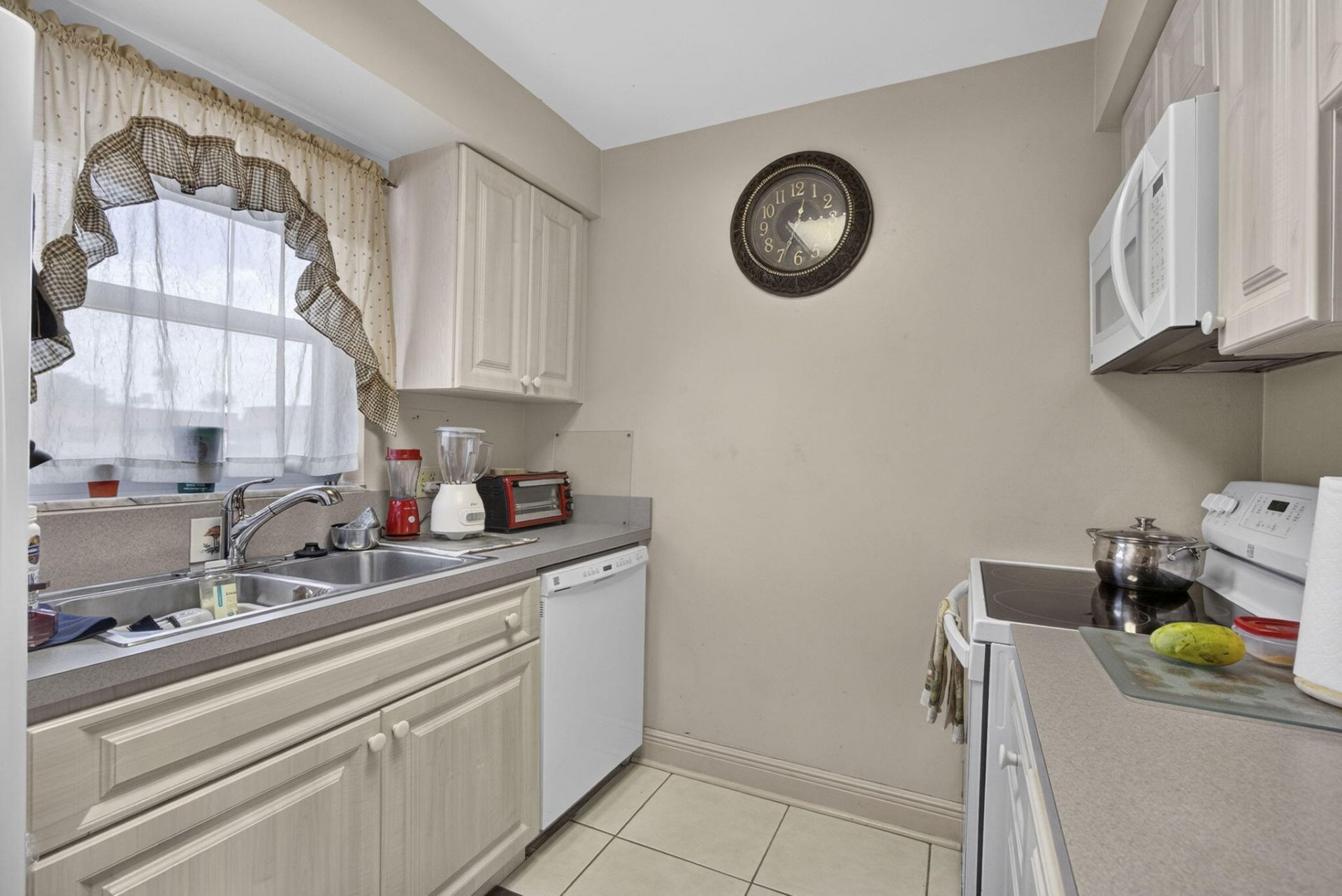 12022 W Greenway Drive, Unit 201, Royal Palm Beach, FL 33411 Photo