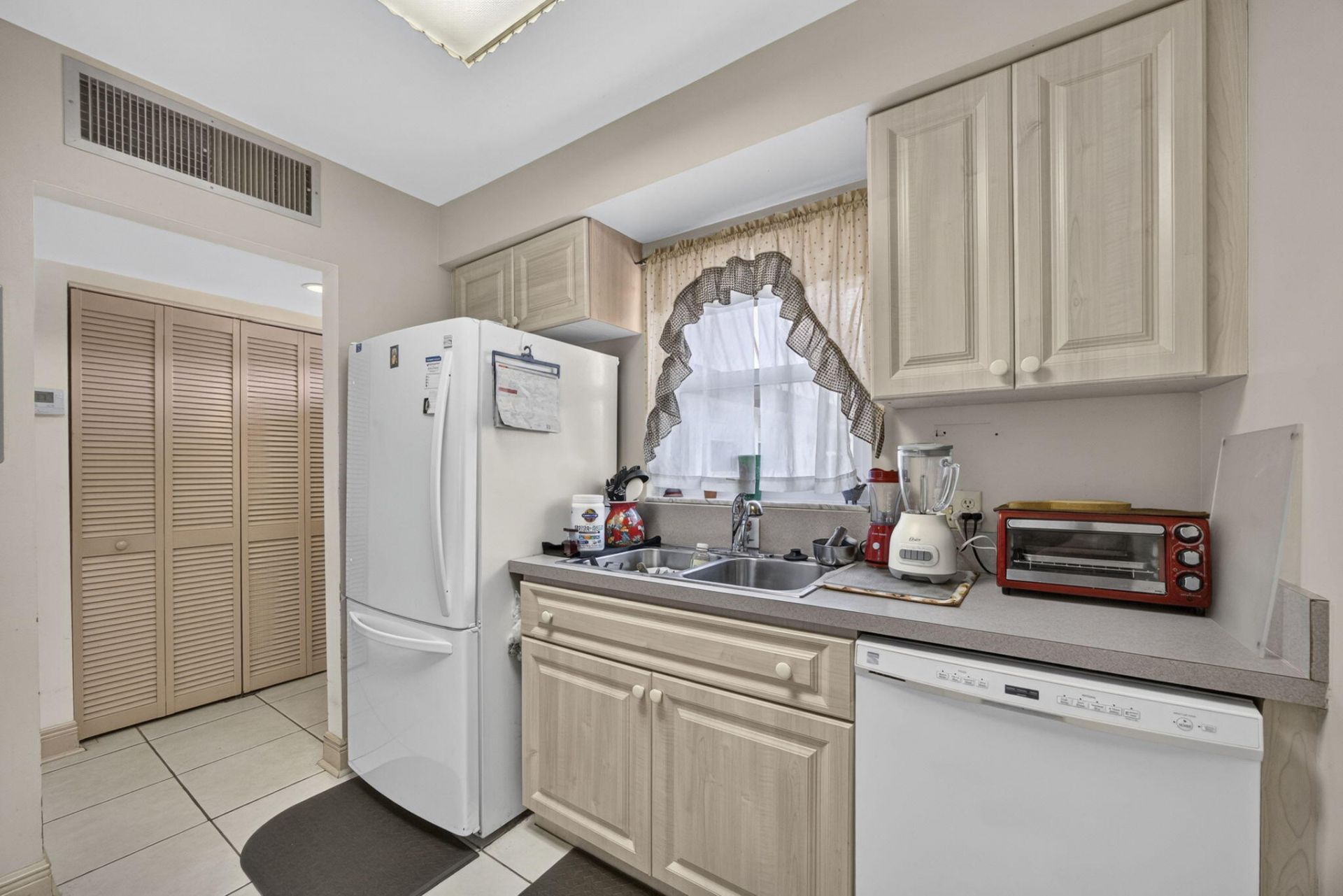 12022 W Greenway Drive, Unit 201, Royal Palm Beach, FL 33411 Photo