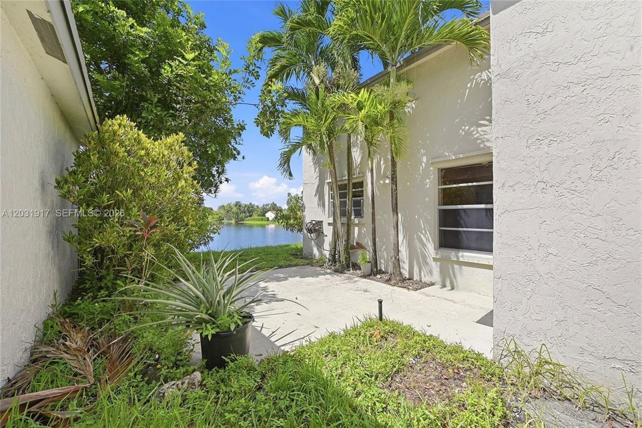 13760 Cumberland Pl , Davie, FL 33325 Photo