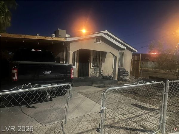 814 F Street , Las Vegas, NV 89106