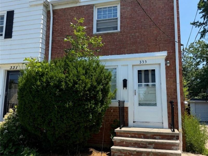 335 E 250th Street, Euclid, OH 44132 Photo 1