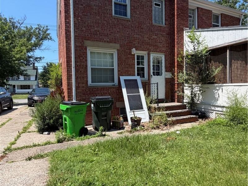 335 E 250th Street, Euclid, OH 44132 Photo 2