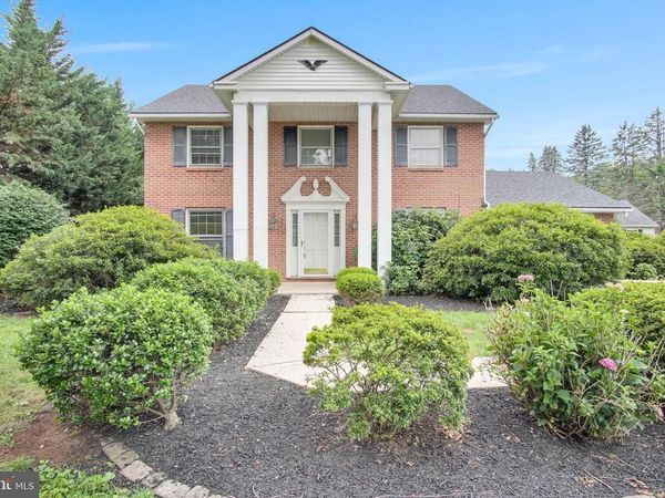 811 GREENBRIAR ROAD , YORK, PA 17404