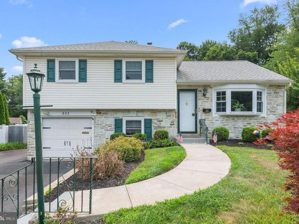 923 CARLIN DRIVE, SOUTHAMPTON, PA 18966