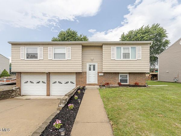 200 Farnstead Drive, Northwood, OH 43619