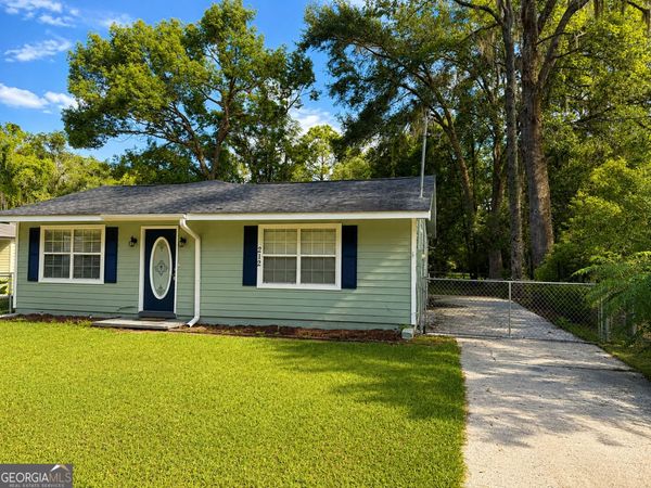 212 E Hilton Avenue, Kingsland, GA 31548