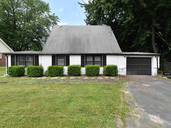 209 SCHLAG Lane, East Peoria, IL 61611