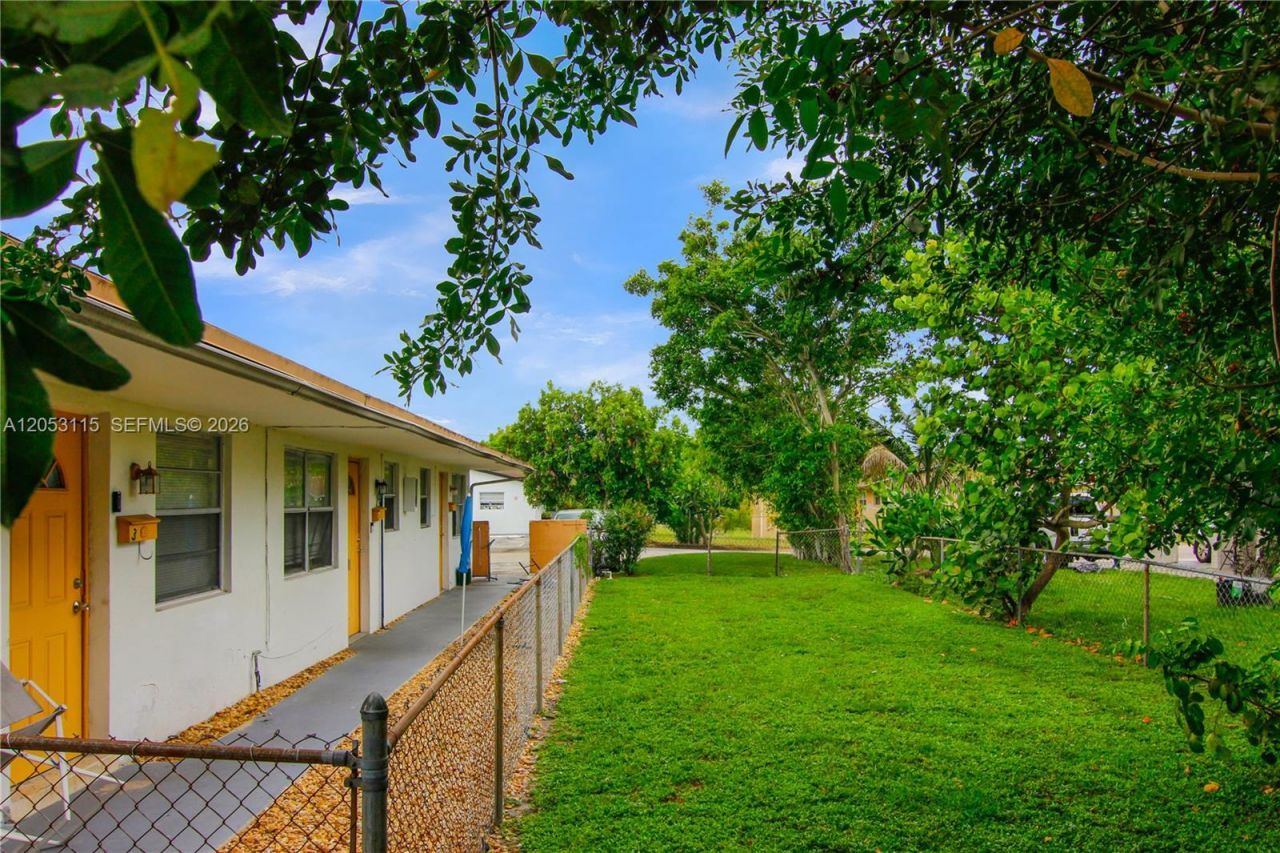 5311 NW 16th St, Lauderhill, FL 33313 Photo