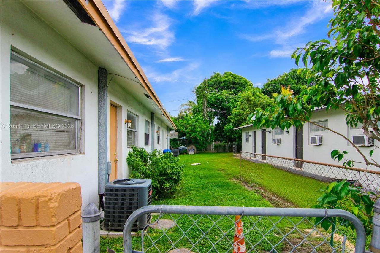 5311 NW 16th St, Lauderhill, FL 33313 Photo