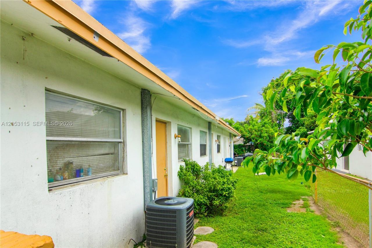 5311 NW 16th St, Lauderhill, FL 33313 Photo