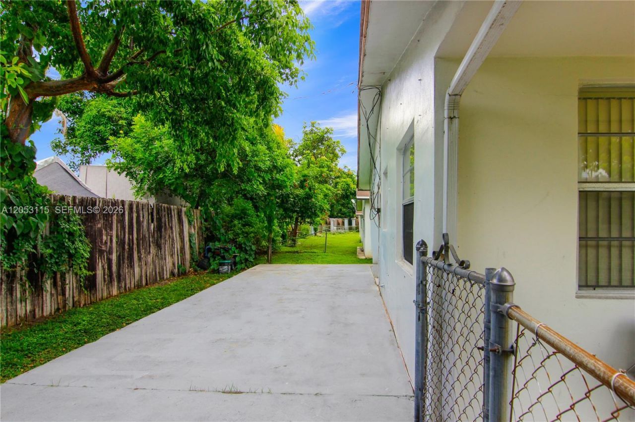 5311 NW 16th St, Lauderhill, FL 33313 Photo