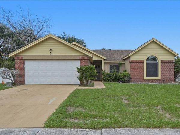 2729 PEGGY DRIVE , KISSIMMEE, FL 34744