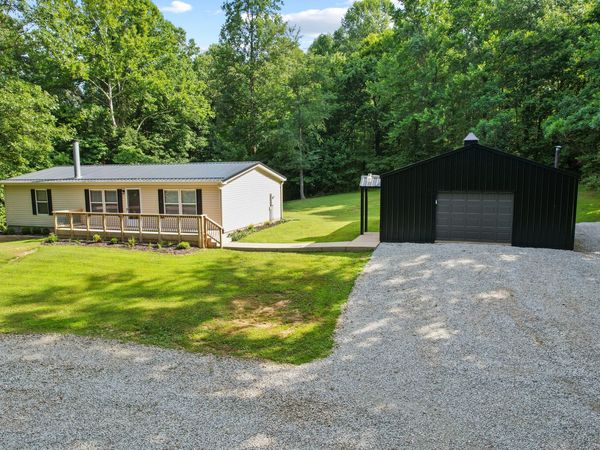 5542 E Washboard Road, Bloomfield, IN 47424